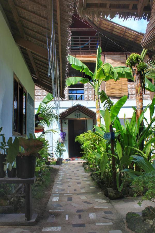 Footprints Homestay (Adults Only) General Luna  Exterior foto